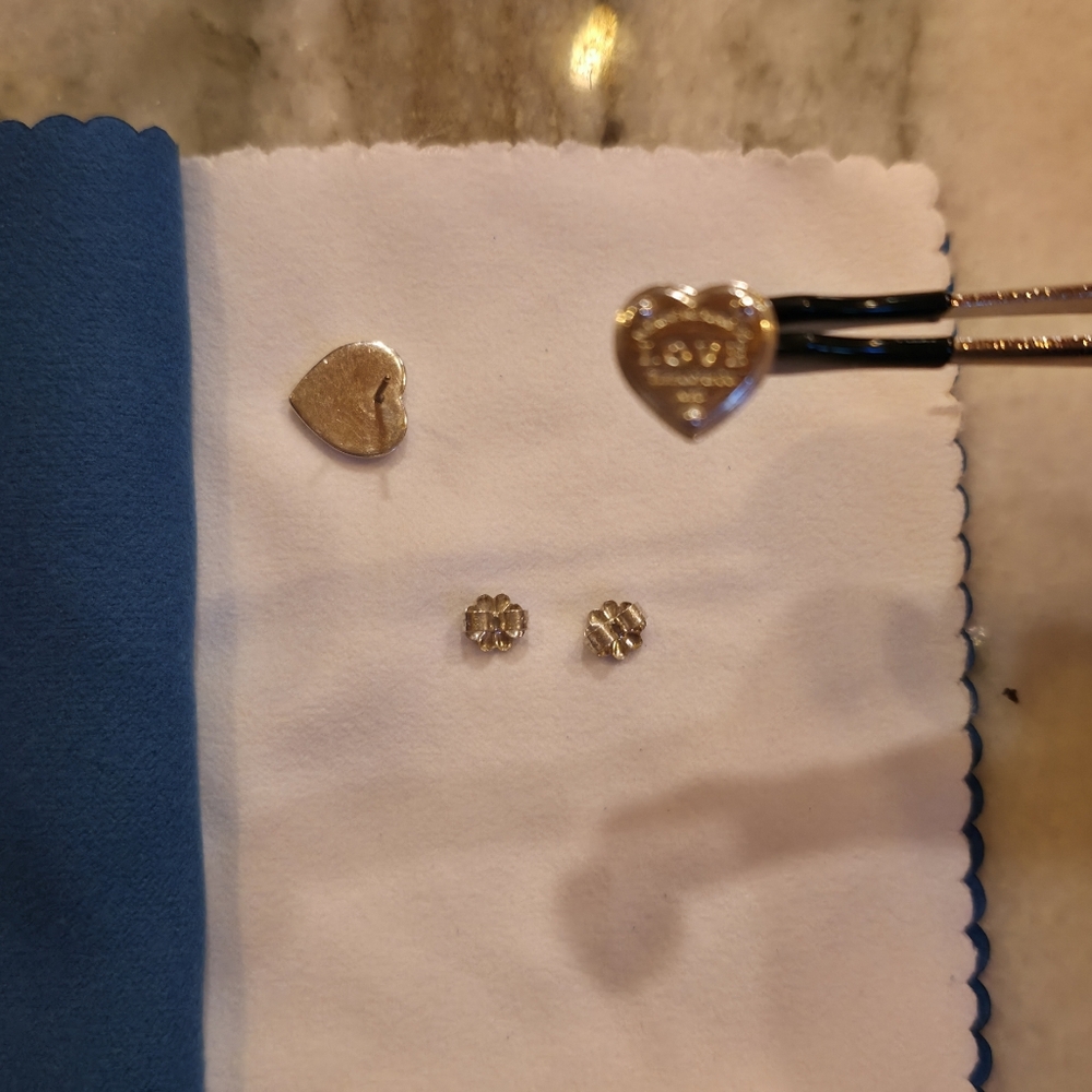 TIFFANY RETURN TO LOVE EARRINGS - Picture 6 of 6